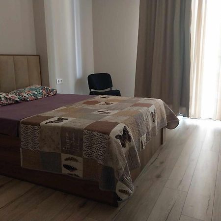 Sol'S M2 White Modern Apartments Tbilisi ภายนอก รูปภาพ
