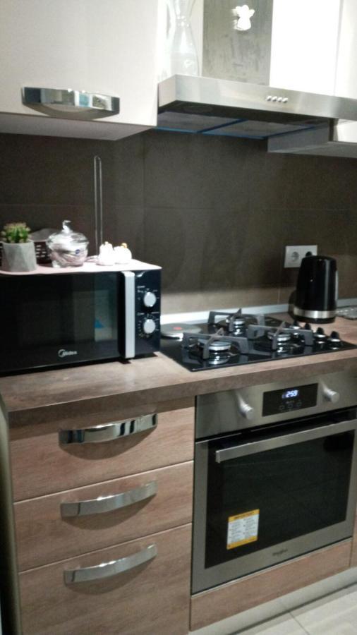 Sol'S M2 White Modern Apartments Tbilisi ภายนอก รูปภาพ