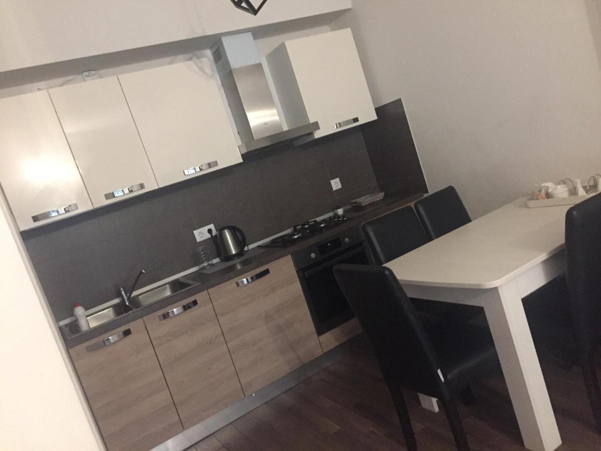 Sol'S M2 White Modern Apartments Tbilisi ภายนอก รูปภาพ