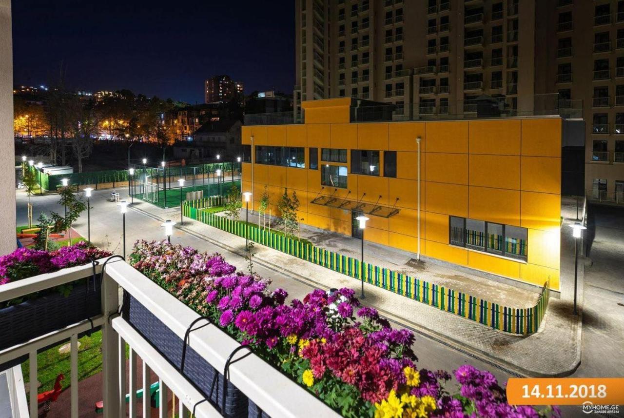 Sol'S M2 White Modern Apartments Tbilisi ภายนอก รูปภาพ