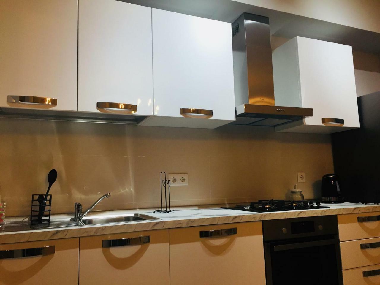 Sol'S M2 White Modern Apartments Tbilisi ภายนอก รูปภาพ