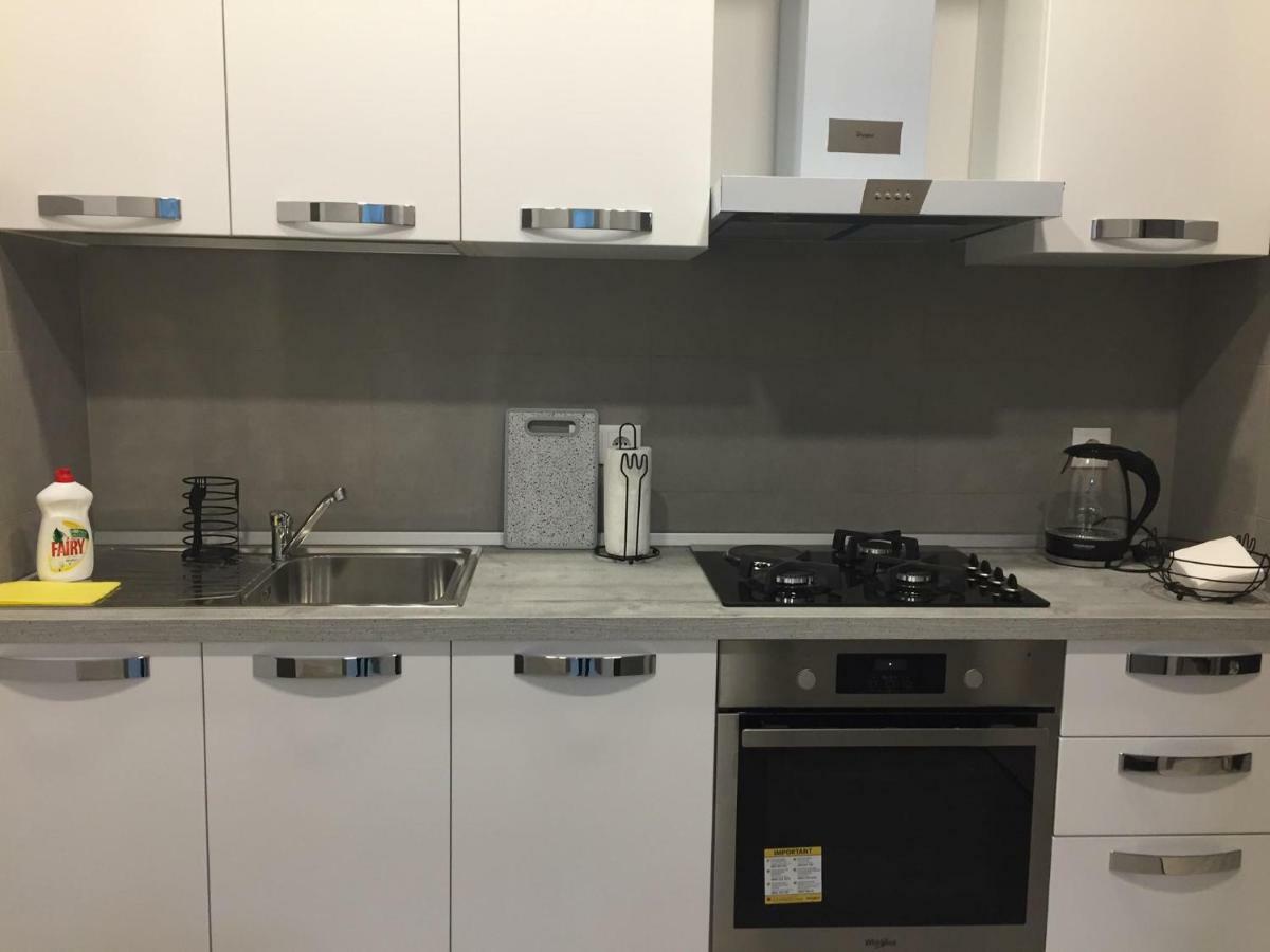 Sol'S M2 White Modern Apartments Tbilisi ภายนอก รูปภาพ